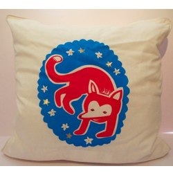 Cushion cover with a large crafty fox