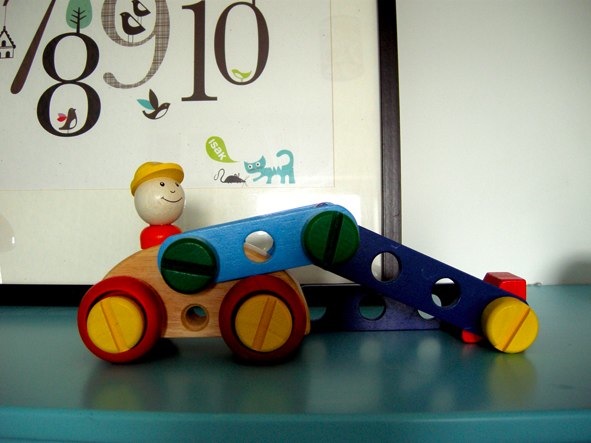 isak pictures with truck